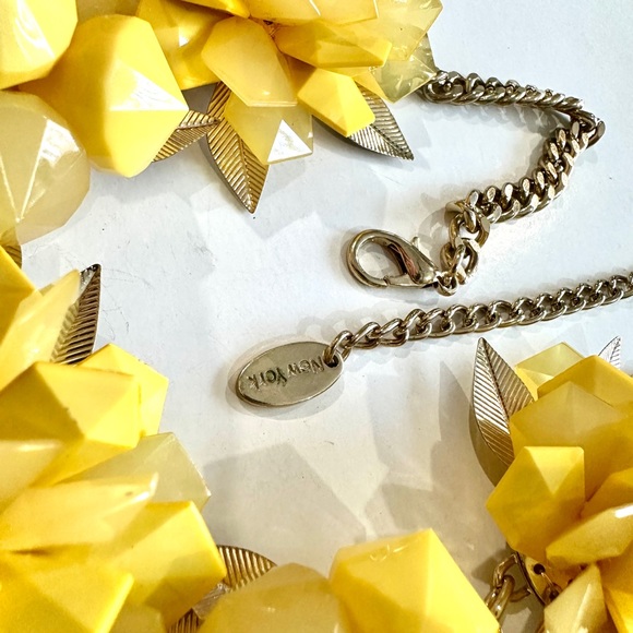 Yellow Flower Necklace - Picture 3 of 3